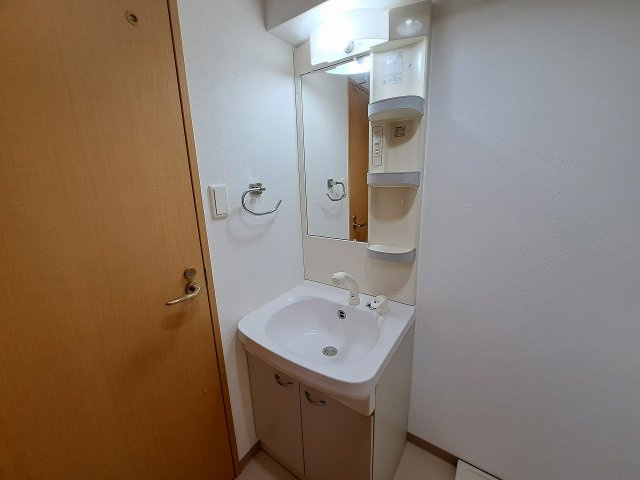 ドルチェ東甲子園の独立洗面台