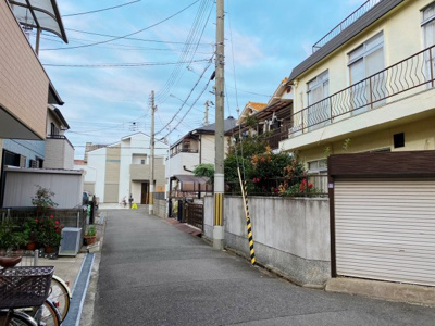 【前面道路含む現地写真】 | 尼崎市北大物町　土地（古家付き）