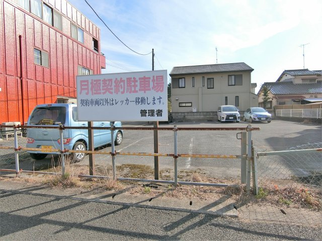 浅野ビルの駐車場
