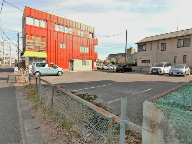 浅野ビルの駐車場
