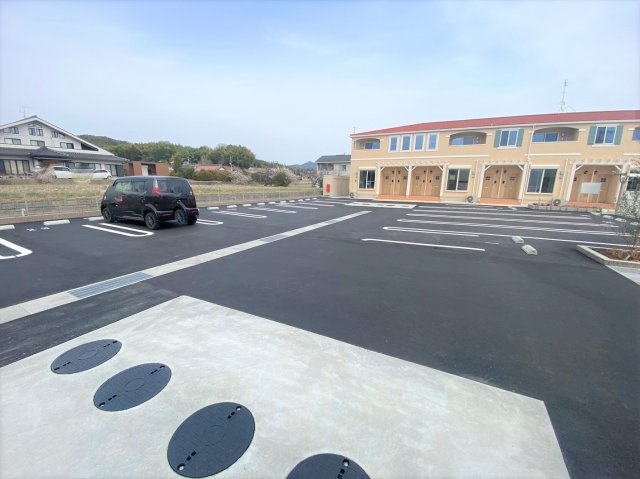 フロイデＢの駐車場