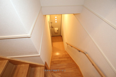 【ロビー】 | プロムナードＭⅡ | 階段です。
プロムナード・ＭⅡ　203号室　2019/4/27撮影