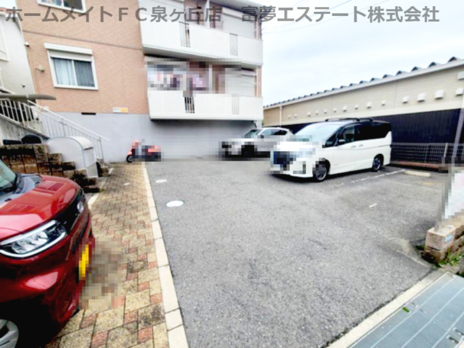 シャーメゾンパルの駐車場