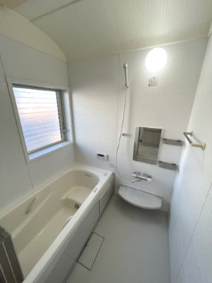 【浴室】 | 玉村町五料　中古住宅 | 足を伸ばしてゆっくり入れるお風呂です