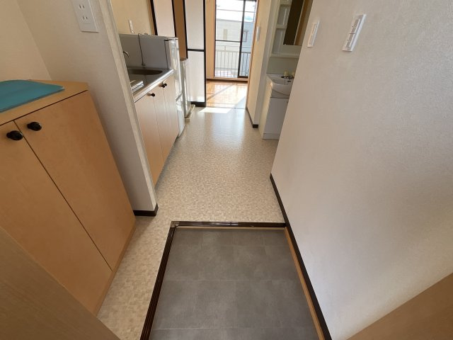 【玄関】 | 下坊マンション | きれいな玄関です