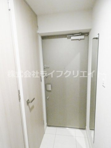 ラグゼナ八王子新町の玄関