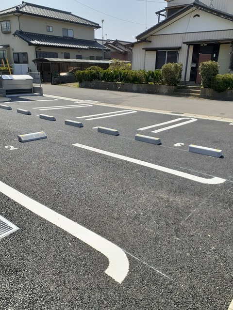 サンヴェール緑町の駐車場