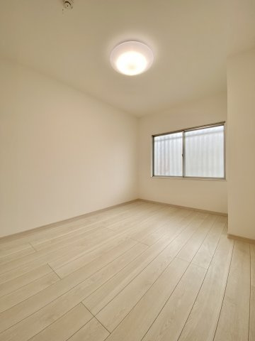 マンション戎塚の洋室