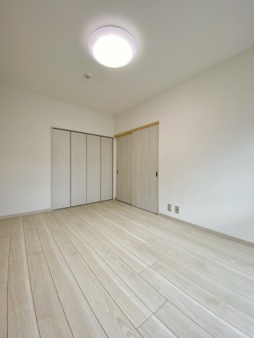 マンション戎塚の洋室