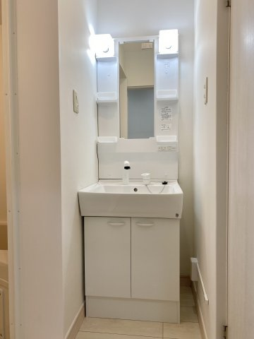 マンション戎塚の洗面所