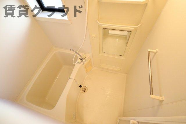 ルミエール末広の浴室|日々の疲れを癒すお風呂付です