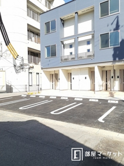 【駐車場】