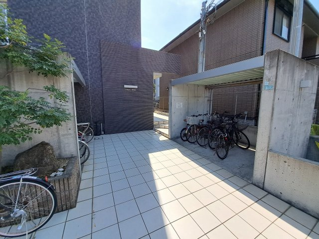 クラルテ甲子園のエントランス