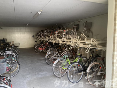 【駐車場】 | クリスタルライトハウス