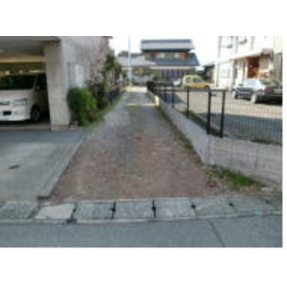 岐阜市西荘３丁目の駐車場の内装
