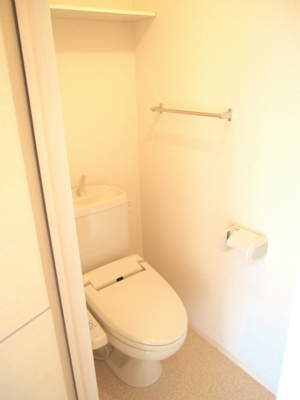 【トイレ】 | エマーブルⅢ A棟 | シンプルで使いやすいトイレです