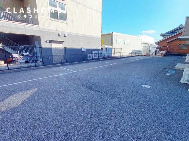 オッツセブン　　刈谷市近郊の賃貸はクラスホームの駐車場