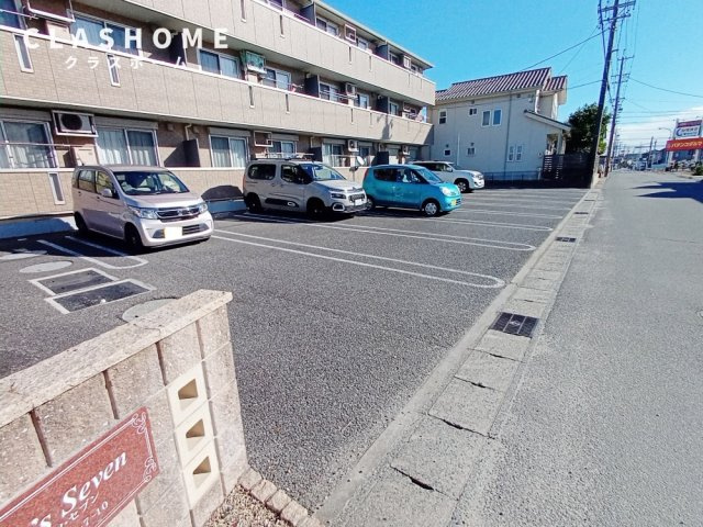 オッツセブン　　刈谷市近郊の賃貸はクラスホームの駐車場