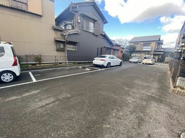 アゼリア荒井　　　刈谷市の賃貸はクラスホーム刈谷店の駐車場