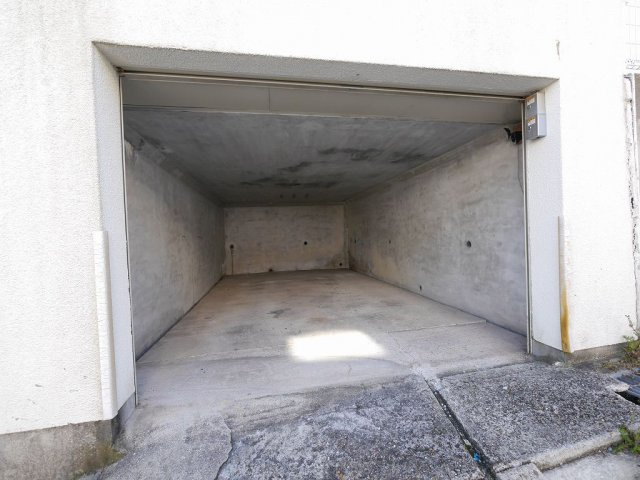 君影町4丁目　貸家の駐車場|車高「180ｃｍ程度まで」