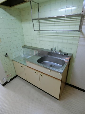 コーポラス大和【10,000円キャッシュバック対象物件】のキッチン|コンパクトなキッチンで掃除もラクラク