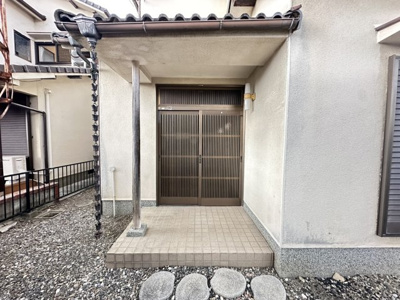 【エントランス】 | 彦根市日夏町貸家 | エントランスです