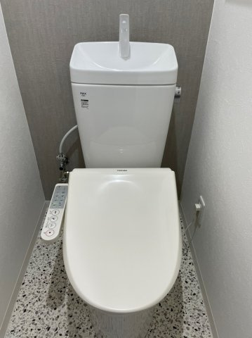 ベルハウスBのトイレ|落ち着いたトイレです