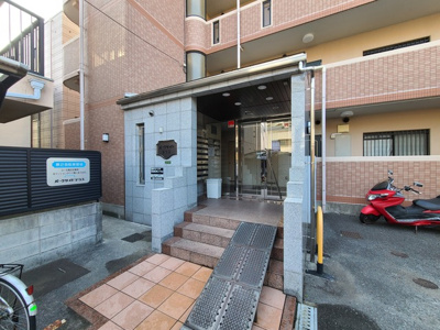 【エントランス】 | パークサイドテラス | 外観とマッチしたエントランスです