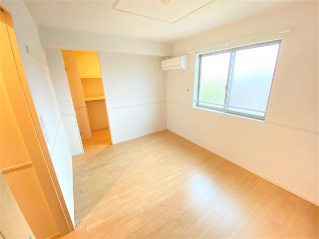 クレッセントムーンの洋室