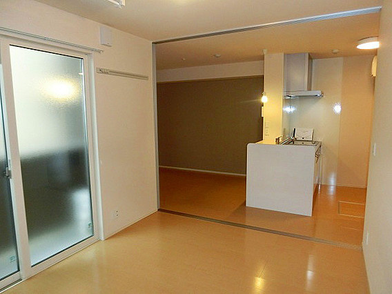 セジュール下山手通の洋室