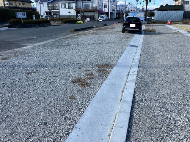 錦町下り立　売土地の前面道路含む現地写真