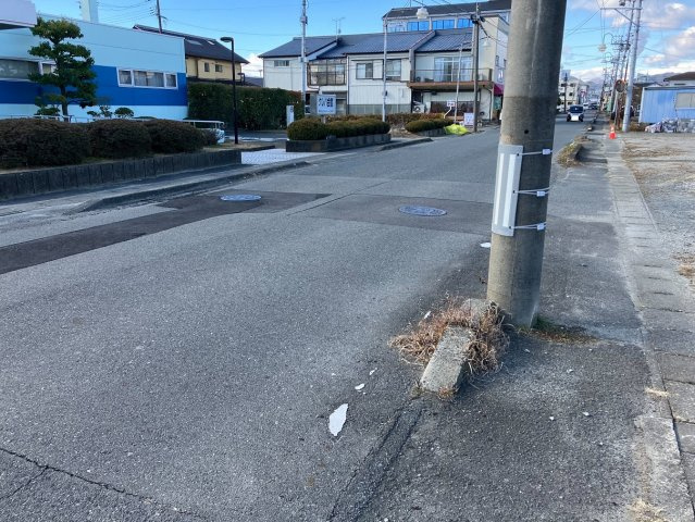 錦町下り立　売土地の前面道路含む現地写真