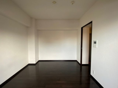 【その他】 | プレミアムコート名古屋金山インテルノ | こちらのリビングで趣味の時間をお楽しみください