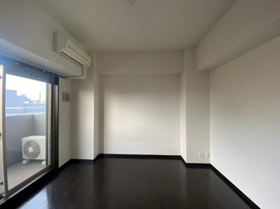 【居間・リビング】 | プレミアムコート名古屋金山インテルノ | ゆったりとした居間です