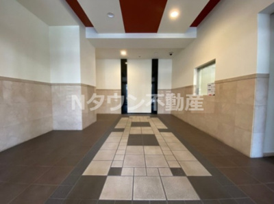 【ロビー】 | プレミアムコート名古屋金山インテルノ | 落ち着いたロビーです