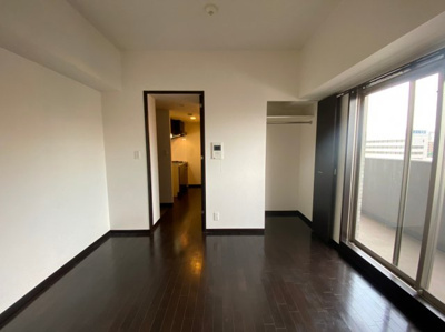 【居間・リビング】 | プレミアムコート名古屋金山インテルノ | ゆったり過ごせる居間です