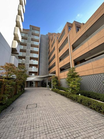 Brillia文京江戸川橋のエントランス