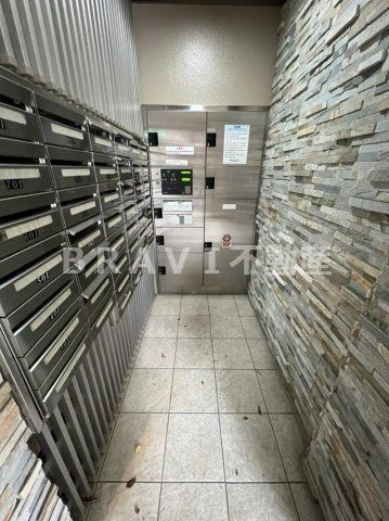 アリス・マナーガーデン谷町　BRAVI不動産のその他共用部分|【アリス・マナーガーデン谷町】落ち着いたロビーです