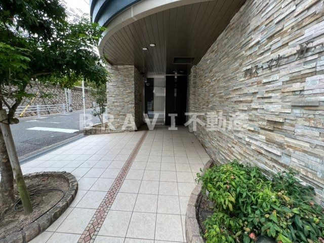 アリス・マナーガーデン谷町　BRAVI不動産のエントランス|【アリス・マナーガーデン谷町】駐輪場