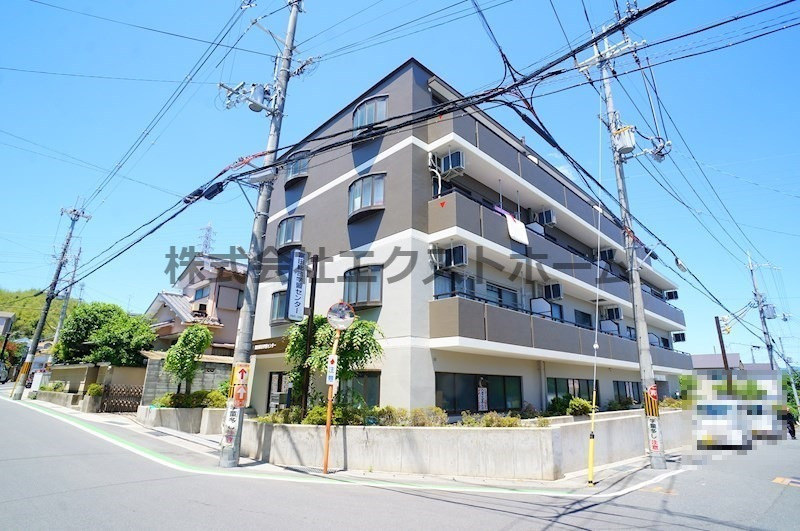 ｸﾞﾘｰﾝﾋﾙﾄﾐﾀの外観|東向日駅利用。オートロック完備で安心感のあるRC造マンション