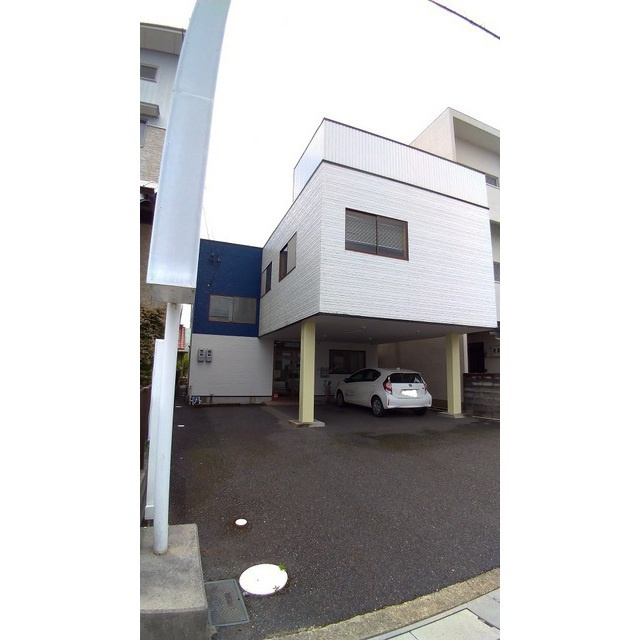 大福町5丁目事務所のエントランス