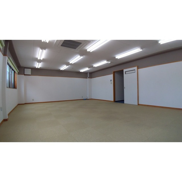 大福町5丁目事務所の居間・リビング|1階事務所