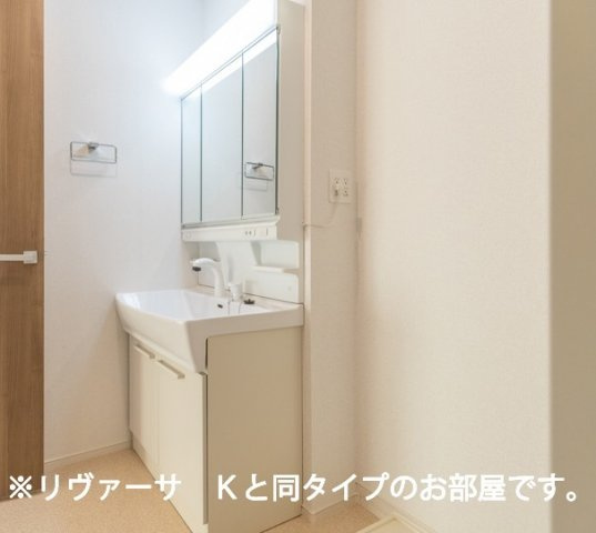 グランド　ライン　Ａの洗面所|忙しい朝には欠かせない洗面所です