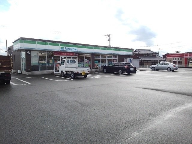 グランド　ライン　Ｂの周辺|ファミリーマート八女龍ケ原店まで780m