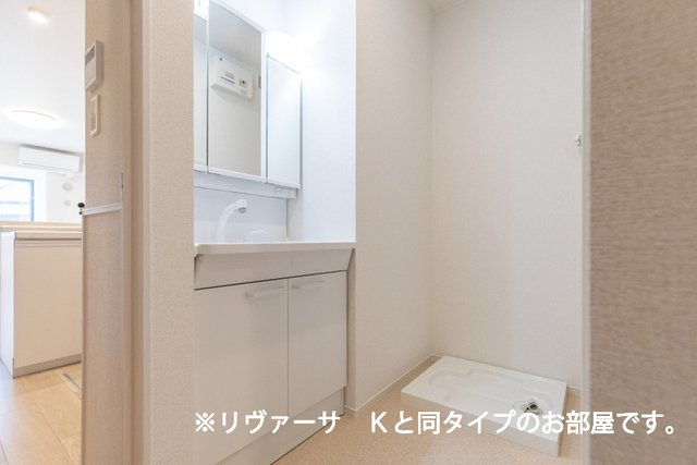 グランド　ライン　Ｂの洗面所|ゆったりとスペースのある洗面所