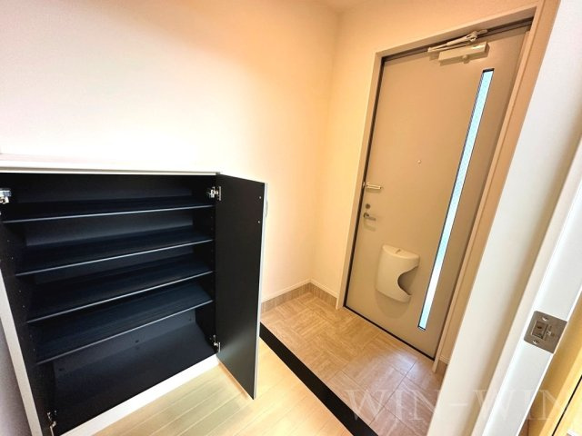パシフィックパレス向山の玄関