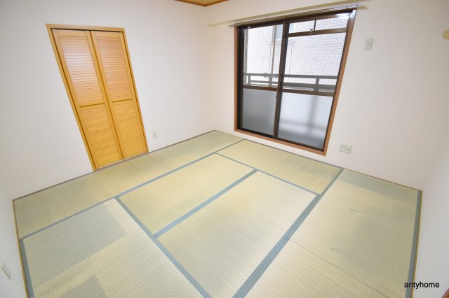 パレス江坂　仲介手数料無料の和室