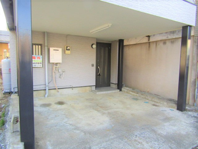 【駐車場】 | 中古戸建　甲州市勝沼町勝沼 | 駐車場があります