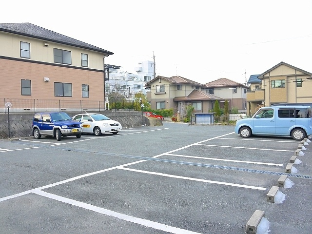 エステートピアＶハヤノＩＩＩの駐車場