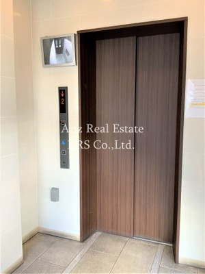 【その他共用部分】 | ザ・パーククロス阿波座 | エレベーターは防犯カメラが付いているので、安心です♪